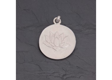 Médaille Fleur de lotus en argent satiné 21 mm | Pattrice