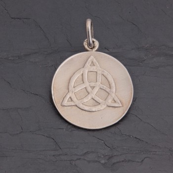 Médaille Triquetra en argent patiné 22 mm | Pattrice