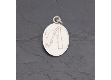 Médaille initiale A ovale en argent patiné rhodié | Pattrice
