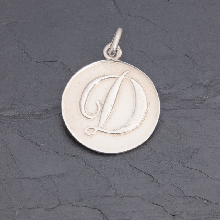 Médaille initiale D en argent patiné rhodié 21 mm | Pattrice