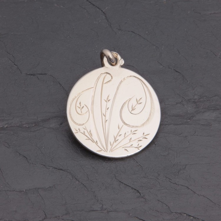 Médaille initiale V fleurie en argent rhodié | Pattrice
