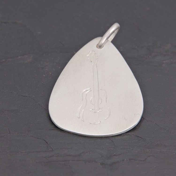 Médaille Médiator guitare sèche en argent satiné | Pattrice