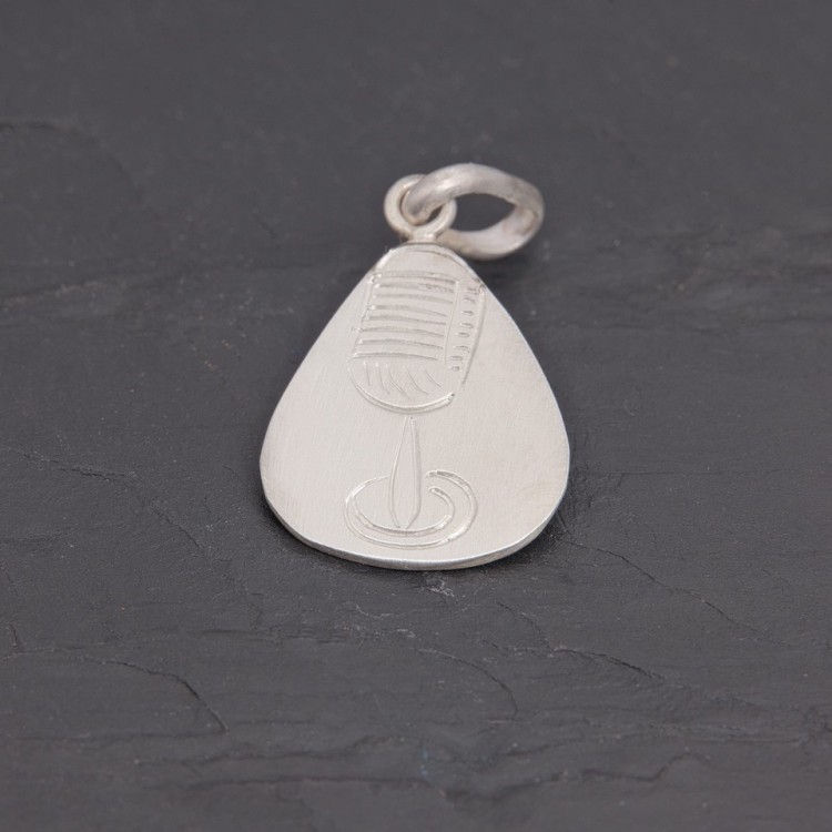 Médaille Médiator micro en argent gravée main | Pattrice