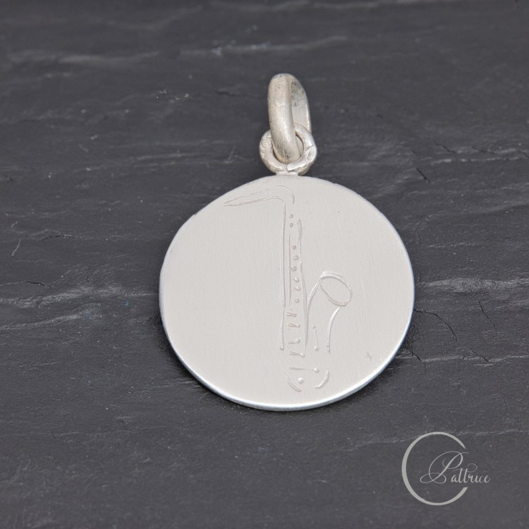 Médaille Saxophone en argent gravée main | Pattrice