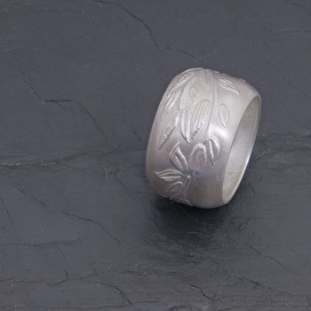Bague jonc en argent satiné gravée main | Pattrice